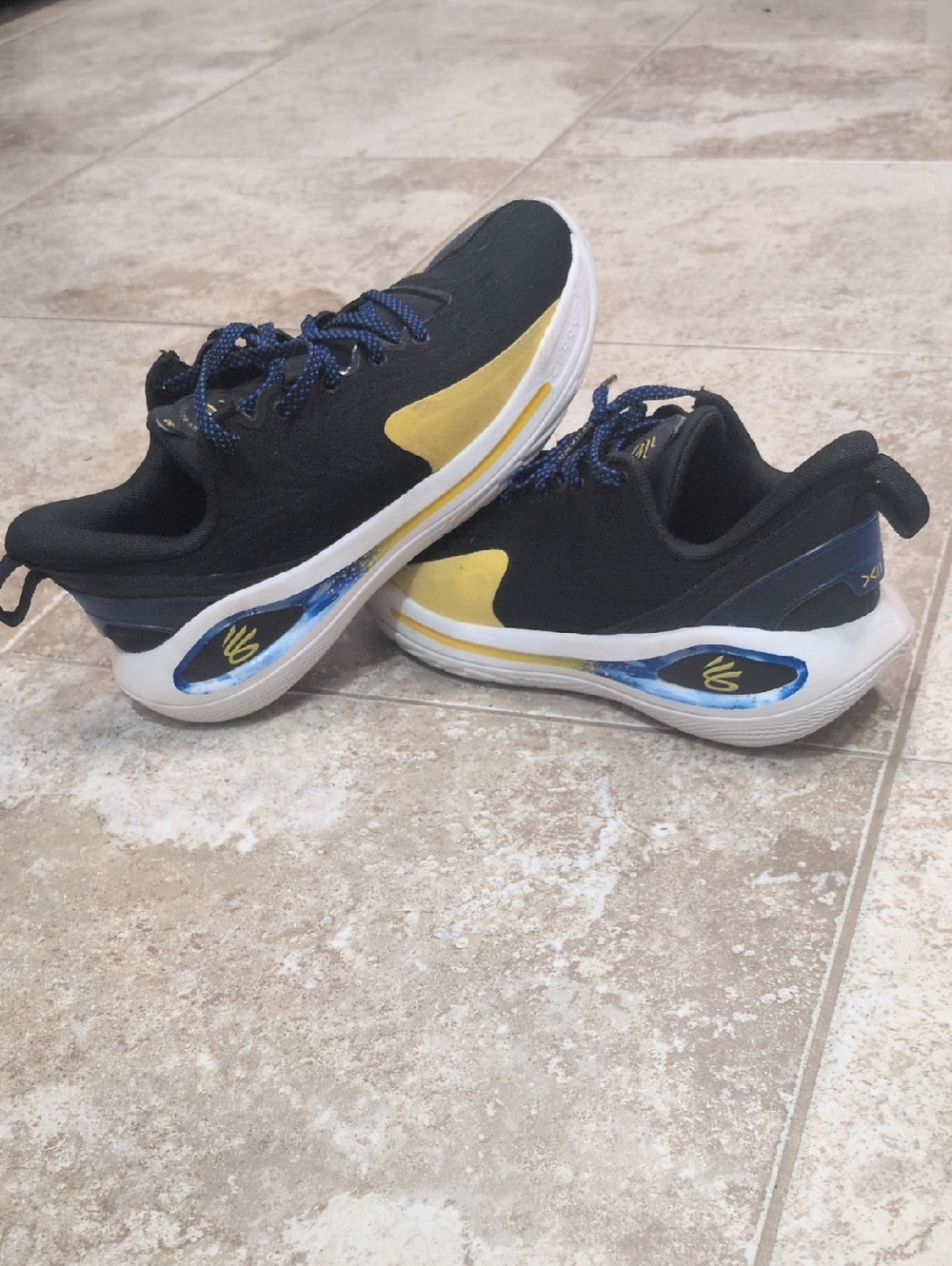 Under Armour "Curry" Basketball Shoes 6.5Y